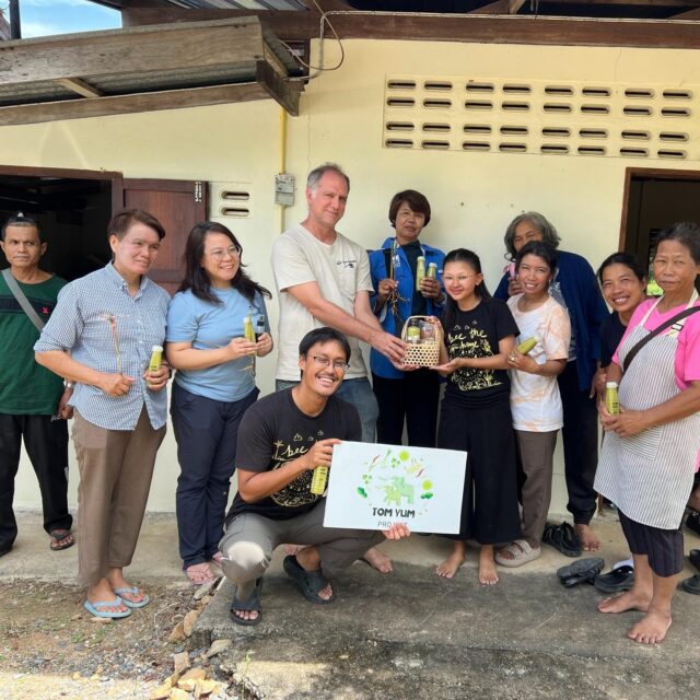 🌿 Knowledge Exchange for Coexistence 🐘
Over the past three days, farmers from Thailand’s Eastern Forest Complex and Ruam Thai Village, Kui Buri, came together to share real-life experiences of living alongside elephants.  Through this hands-on exchange, participants explored alternative livelihoods such as agroforestry and elephant-unpalatable crops, discussed human–elephant conflict mitigation strategies, and exchanged ideas for creating elephant-friendly products from alternative crops.  This collaboration between Wanna Kaset representatives and Bring The Elephant Home demonstrates the power of community-to-community learning — connecting those who live closest to elephants to build practical, sustainable coexistence solutions. 💚  #HumanElephantCoexistence #CommunityBasedConservation #KnowledgeSharing #AsianElephant